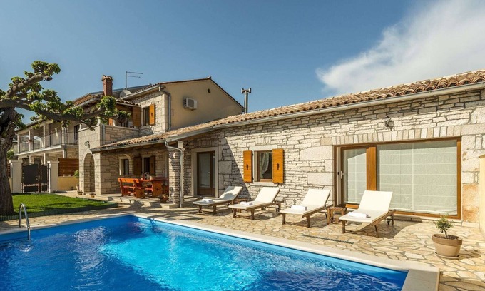 Vosteni Cottage | Beautiful holiday home with private pool 5 km away from Lim Fjord