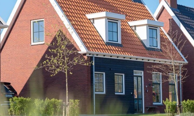 Colijnsplaat House | Beautiful holiday home in Zeeland with a whirlpool and sauna