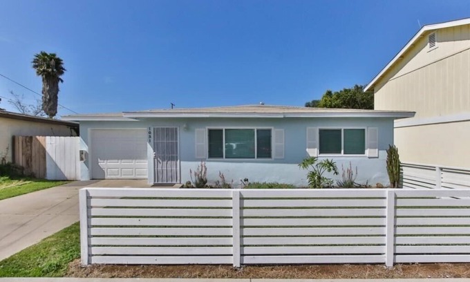 Imperial Beach House | Beautiful Home 1mi. to beach, Fenced in Yard, and Jacuzzi!