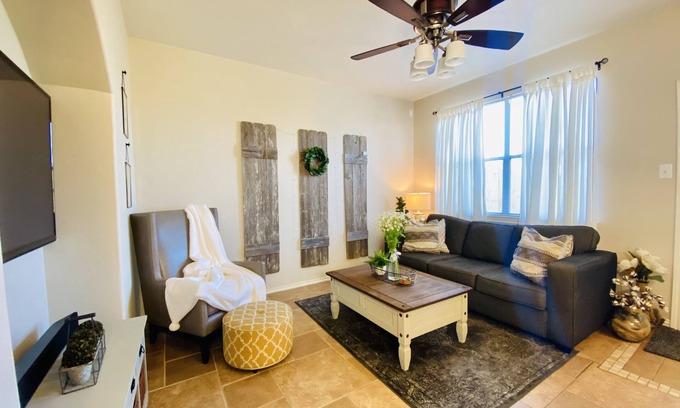 Houston House | Beautiful home close to Med Cntr, Dwntwn & NRG Stadium