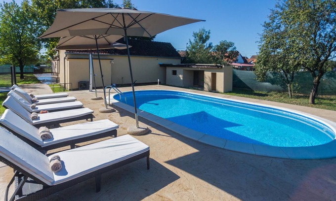 Donji Andrijevci House | Beautiful home in Donji Andrijevci