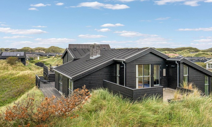 Blokhus House | Beautiful home in Blokhus with WiFi