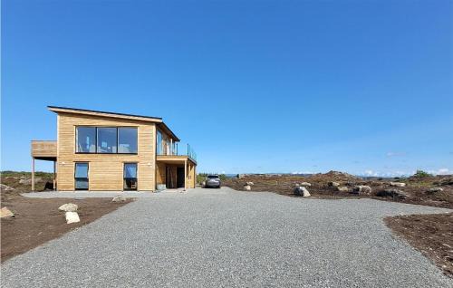 Bomlo House | Beautiful Home In Bremnes With Wifi