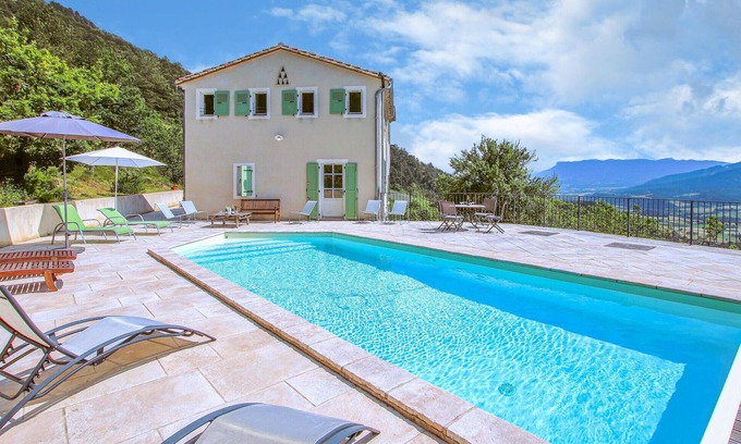 Die House | Beautiful home in Die