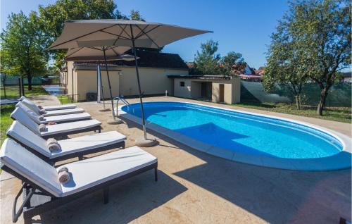 Donji Andrijevci House | Beautiful Home In Donji Andrijevci