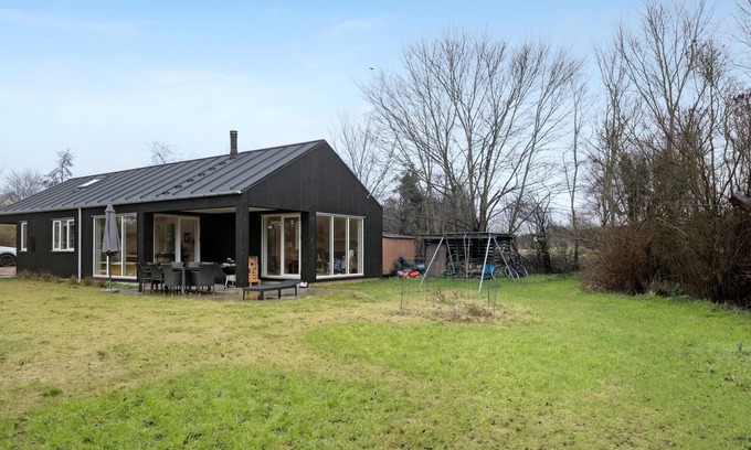 Ordrup House | Beautiful home in Fårevejle with WiFi