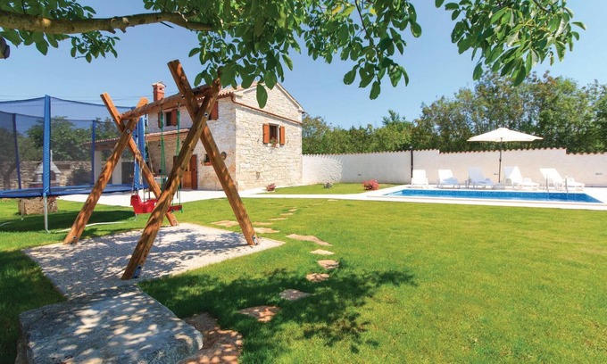 Filipana House | Beautiful home in Filipana with WiFi