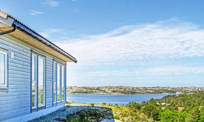 Fitjar House | Beautiful home in Fitjar