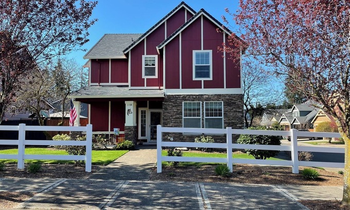Oregon City House | Beautiful home in great neighborhood