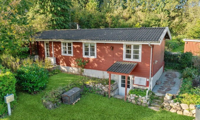 Holbaek Municipality House | Beautiful home in Holbæk with kitchen