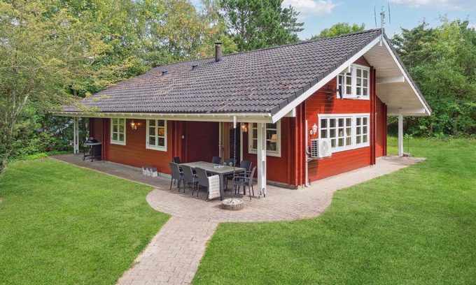 Kalundborg House | Beautiful home in Kalundborg with sauna