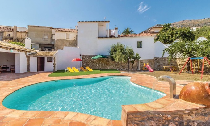 Mondron House | Beautiful home in Periana with kitchen