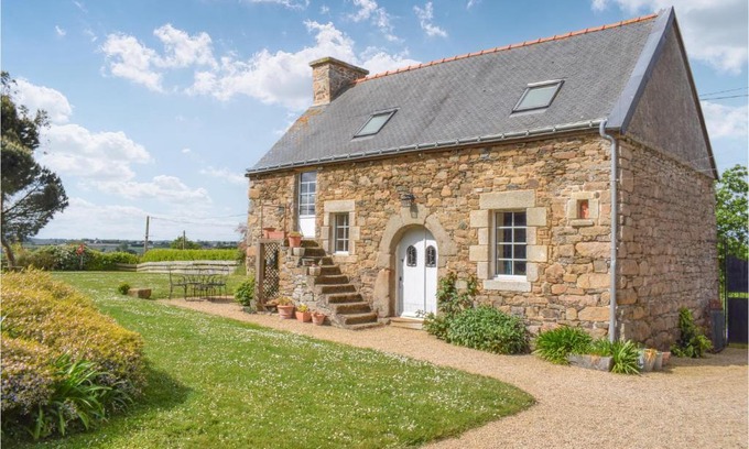 Pleudaniel House | Beautiful Home In Pleudaniel