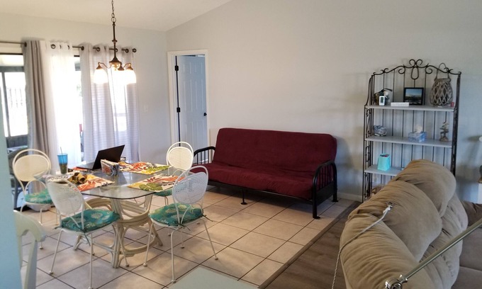 Hobe Sound House | Beautiful Home in Quaint Neighborhood