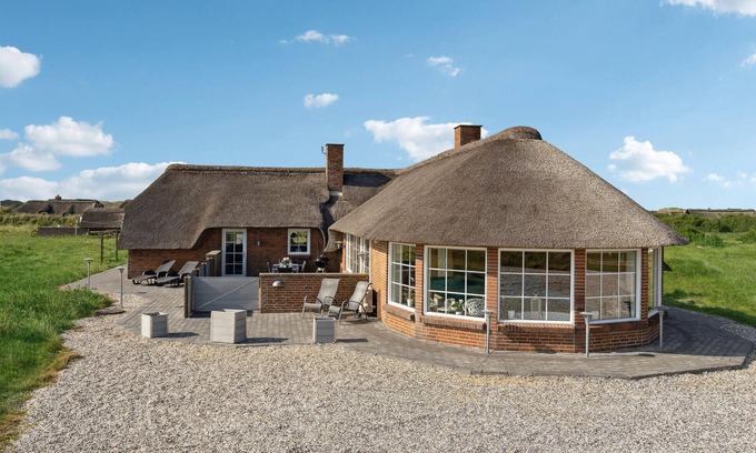 Nørre Lyngvig House | Beautiful home in Ringkøbing with sauna