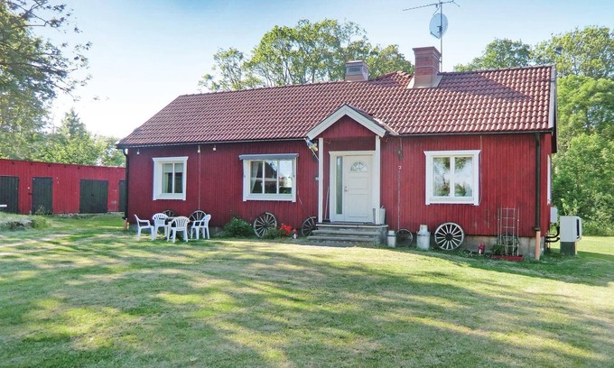 Rockneby House | Beautiful home in Rockneby with kitchen