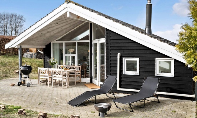 Bisserup House | Beautiful home in Rude with kitchen