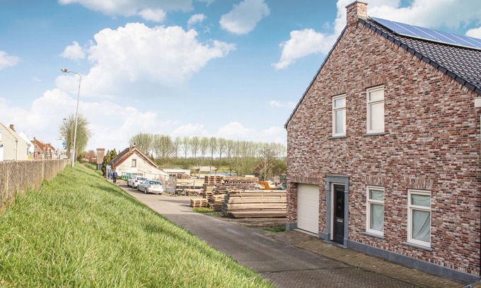 Stavenisse House | Beautiful home in Stavenisse with sauna
