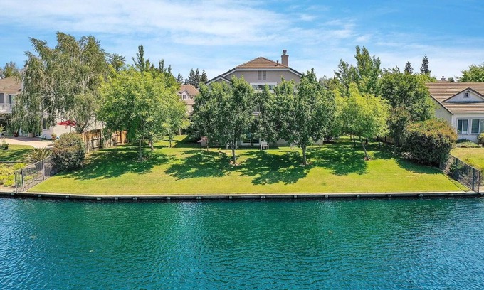 Spanos Park House | Beautiful home in the quiet community with stunning lake view - One Month Min.