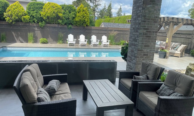 Central Okanagan House | Beautiful home located in Kelownas most upscale neighbourhood