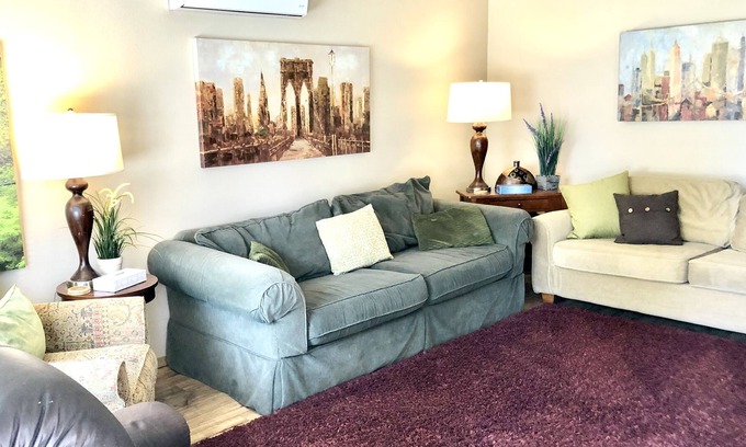 South Westside House | Beautiful Home near Downtown Olympia Entire Home 2 Bedrooms & Full Kitchen