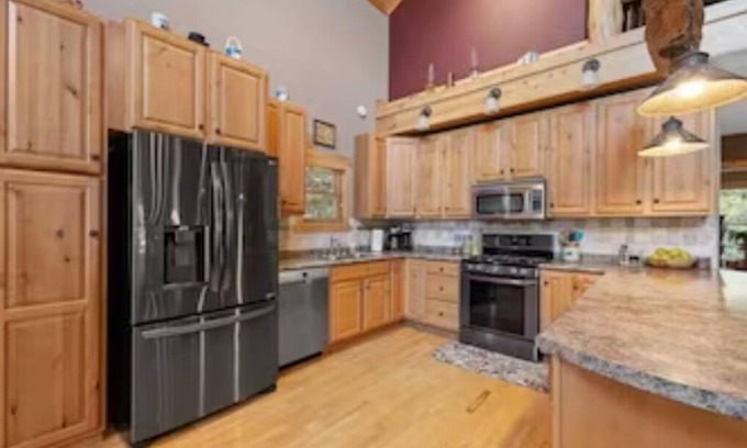 Hill City House | Beautiful home on 5 acres with horse barn in the scenic Black Hills!