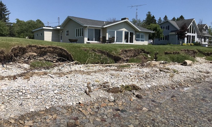 Escanaba House | Beautiful home to rest and relax