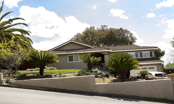 Berryessa House | Beautiful Home w/City View, 6 queen beds, 3 baths.