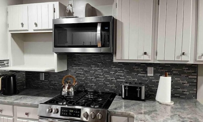 Pleasantville House | Beautiful Home with Bay View minutes from AC