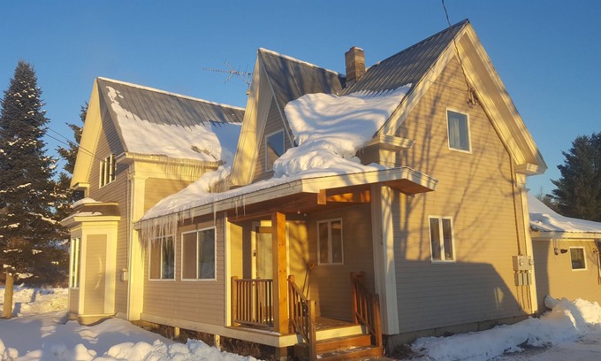 Troy House | Beautiful Home with a Cabin Feeling Located near Jay Peak Ski Area