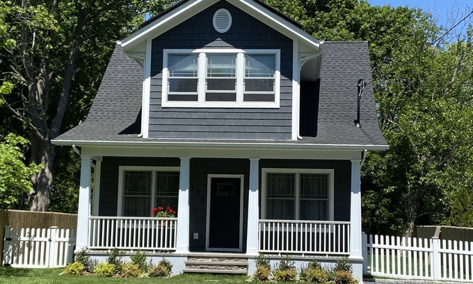 Jamesport House | Beautiful home with heated saltwater pool in the heart of the North Fork!
