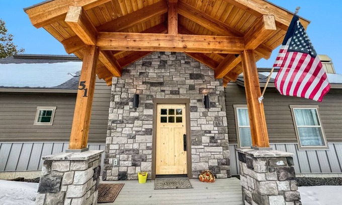 Fir Grove Estates House | Beautiful home with private hot tub in Donnelly!