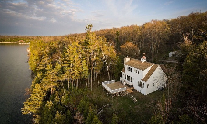 Gills Rock House | Beautiful Home with specatcular views of Garrett Bay and Gills Rock!