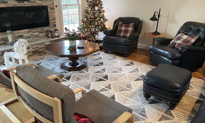 Greensboro House | Beautiful home with large swimming pool, 5 minutes to GSO airport