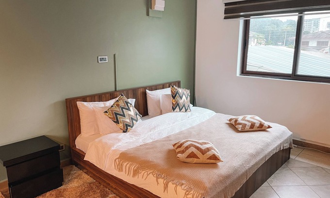 Labone Hotel | Beautiful hotel room in Osu
