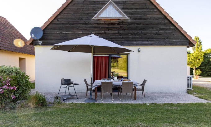 Lacapelle-Marival House | Beautiful house on holiday park with pool