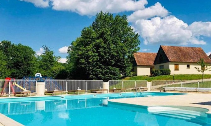 Lacapelle-Marival House | Beautiful house on child-friendly holiday park