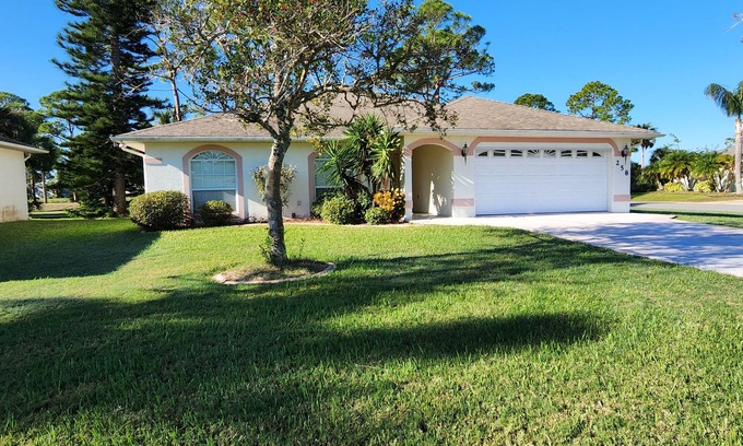 Fairgreen House | Beautiful House overlooking Golf Course 10 min beach