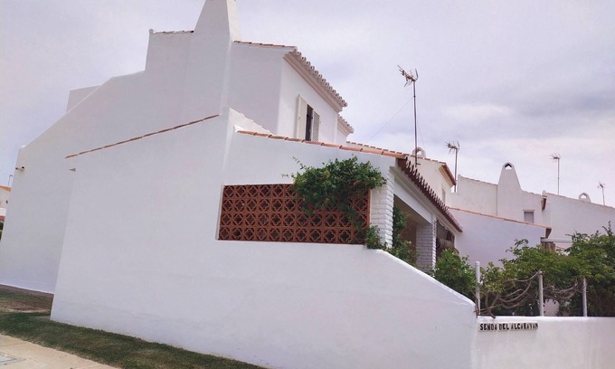 1a Fase House | Beautiful house 30 meters from the sea
