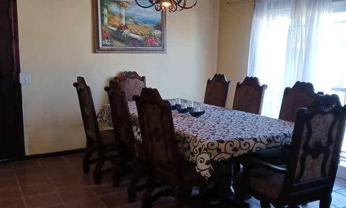 Ensenada House | BEAUTIFUL HOUSE 5 MINUTES FROM DOWNTOWN AND 15 MINUTES FROM VALLE DE GUADALUPE