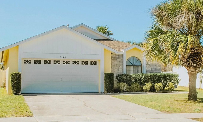 Indian Wells House | Beautiful house at Disney's DOORSTEP! Only 4 miles away!