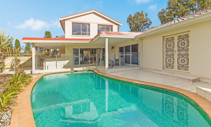 Sylvania House | Beautiful House in Sylvania Waters NSW Australia