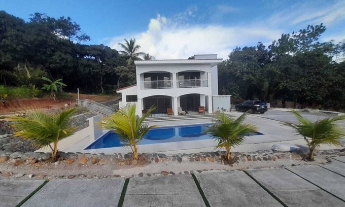 Esterillos House | Beautiful house between beach and mountains