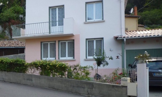 Montferrier House | Beautiful house for 8 travelers Ariège Pyrenees Mountains