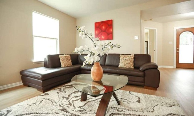 Lockhill Estates House | Beautiful House, Great Location! Near Airport