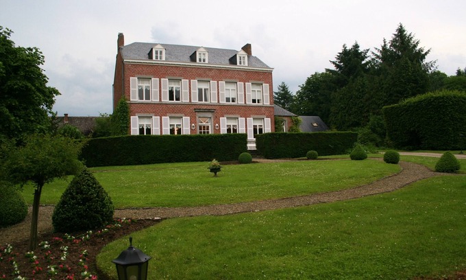 Franc-Waret Villa | Beautiful house in a green setting 16-18 people