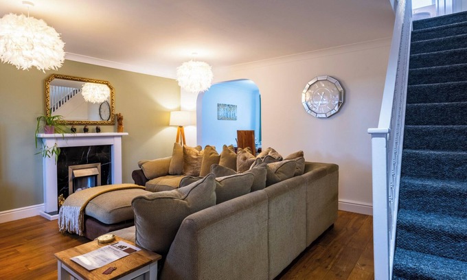 Cherry Hinton House | Beautiful House in Cambridge, Free Parking, No Sofabeds, Sleeps 6
