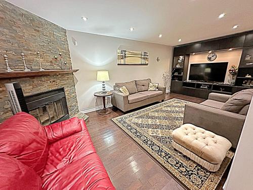 Hurontario Apartment | Beautiful House in Mississauga