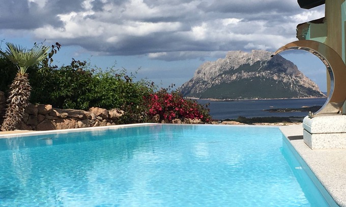 Porto San Paolo Villa | BEAUTIFUL HOUSE. FANTASTIC PANORAMA. DREAM ATMOSPHERE.
