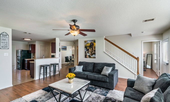 College Park House | Beautiful House like New